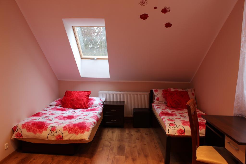 Pensjonat Agroturystyczny Pod Modrzewiem Bed and Breakfast Florczaki Exterior foto